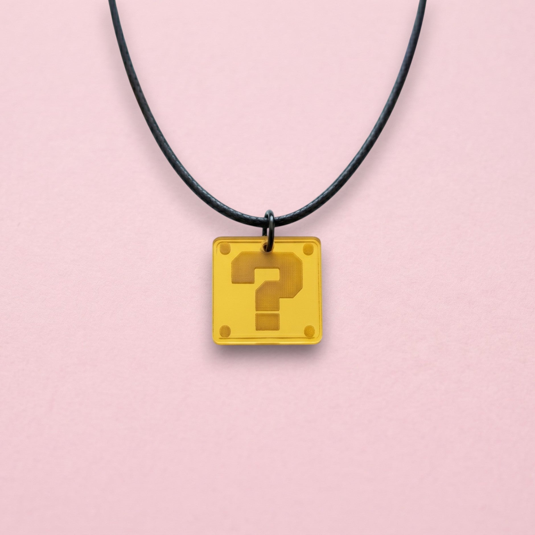 Collar bloque interrogación