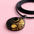 Collar o Pin Ying Yang Celestial
