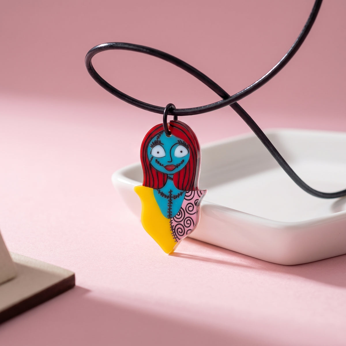 Collar o Pin Sally