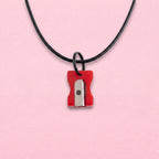 Collar o Pin Sacapuntas