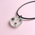 Collar o Pin Kodama