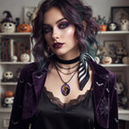 Collar o Pin Cementerio de Halloween Town